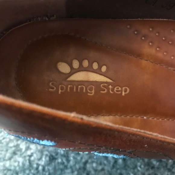 Rose Embroidered pump - Picture 6 of 8